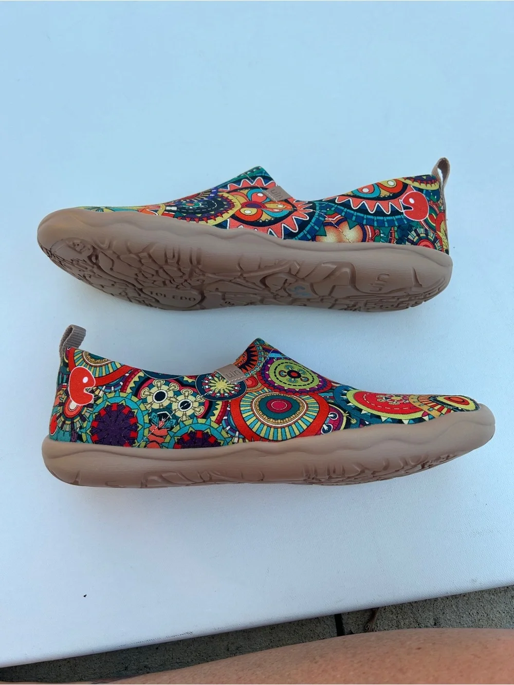 UIN Toledo Artistic Slip On Shoes Women’s Size 8 Colorful Mandala Comfort - Picture 3 of 5
